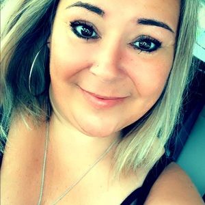 Meet your Posher, Renee